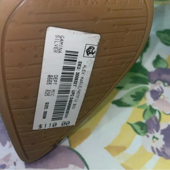 Alex Marie Gaming Rhinestone Ankle Boots 5M Silver Kitten Heel Sparkly Point NWT - Picture 4 of 10